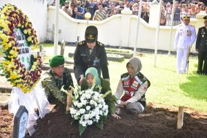 Bentuk Penghormatan Negara, Panglima TNI Pimpin Upacara Pemakaman Militer