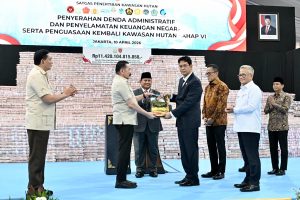 Panglima TNI Dampingi Presiden RI Saksikan Penyerahan Denda Administratif dan Penyelamatan Keuangan Negara Tahap VI