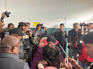 Kodim 1714/Puncak Jaya dan Polri Kawal Ketat Gubernur Papua Tengah Tinjau Korban Insiden Sinak, Instruksikan Status Tanggap Darurat dan Biaya Medis Ditanggung PenuhMulia