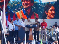 TNI Dampingi Presiden RI Hadiri Hari Buruh Internasional(Puspen TNI).