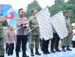 Polda Metro Jaya Panen Jagung Kelompok Tani Binaan di Cisauk
