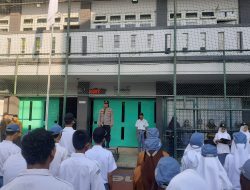 Kapolsek Bekasi Barat Edukasi Siswa SMK Bina Mandiri dalam Program Police Go To SchoolKota