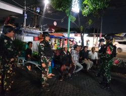 Patroli Komduk, Babinsa dan Warga Bersatu Jaga Wilayah Tetap Kondusif