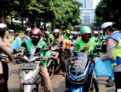 Wujudkan Kemitraan Humanis, Polda Metro Jaya Salurkan 350 Paket Sembako untuk Pengemudi Ojol di Jumat Peduli