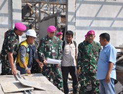 KAS KORMAR TINJAU PEMBANGUNAN YONIF 15 MARINIR DI GRATI PASURUAN