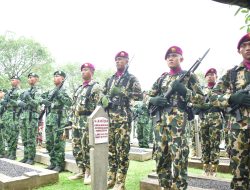 DIPIMPIN MENHAN RI, PANGKORMAR HADIRI PEMAKAMAN MILITER JENDERAL TNI (PURN.) RYAMIZARD RYACUDU