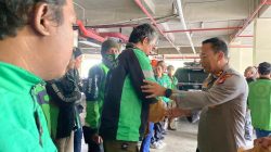 Jumat Berkah Polres Metro Bekasi Kota, Kasat Binmas Gelar Silaturahmi dan Berbagi Sembako untuk Ojol serta Ormas