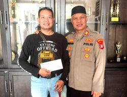 Kapolsek Bekasi Barat Berikan Santunan kepada Keluarga Awak Media yang Sedang Menghadapi Musibah
