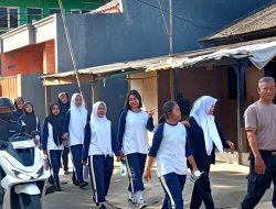 Bentuk Karakter Disiplin, Polsek Bantargebang Gelar Latihan Kesamaptaan di SMKN 15 Bekasi