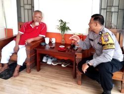 Sinergi Kamtibmas, Bhabinkamtibmas Mustikasari Sambangi Tokoh Masyarakat Titip Pesan Guyub Rukun