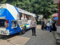 Pastikan Pelayanan SIM dan STNK Lancar, Polsek Bekasi Barat Sekaligus Sosialisasi Pengawalan Uang Cash