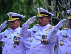 PANGKORMAR HADIRI PEMAKAMAN MILITER LAKSAMANA TNI (PURN.) ACHMAD SUTJIPTO DI TMP KALIBATA