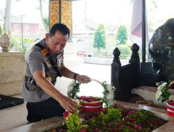 Kapolri Ziarah ke Makam Gus Dur, Polri Kirim Pesan Kuat