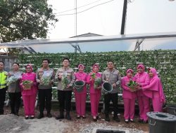AKBP Boy Jumalolo Pastikan Hasil Ketahanan Pangan Polres Tangsel Dibagikan ke Masyarakat
