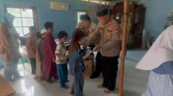 Kapolsek Bekasi Barat Santuni Anak Yatim di Kota Baru, Bagikan Perlengkapan Sekolah Sambut 10 Muharram 1448 H