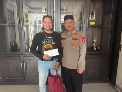 Kapolsek Bekasi Barat Berikan Santunan kepada Keluarga Awak Media yang Sedang Menghadapi Musibah