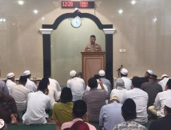 Jumat Keliling Kapolsek Bekasi Barat Sampaikan Pesan Kamtibmas di Masjid Darusallam