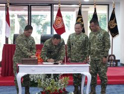 Panglima TNI Pimpin Pengesahan Doktrin “Perisai Trisula Nusantara”, Tegaskan Adaptasi TNI Hadapi Perang Modern
