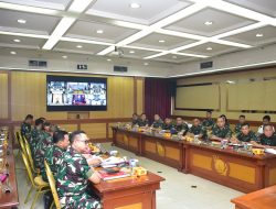 ASOPS PANGKORMAR MEMIMPIN RAPAT EVALUASI SEMESTER I BIDANG OPERASI DAN LATIHAN KORPS MARINIR TA 2026