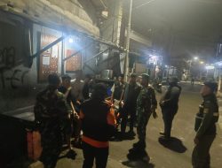 Babinsa Koramil 08/Duren Sawit Bersama Unsur Komduk Gelar Patroli Malam