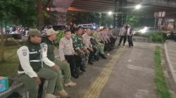 Perkuat Keamanan Malam Hari, Koramil 03/Ps. Rebo–Ciracas Gelar Patroli/Siskamling Keliling Bersama Komduk