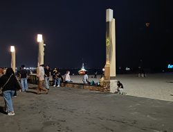 Malam Minggu di Pantai Ancol, Kafe Hoax Jadi Pilihan Bersantai Menikmati Suasana Tepi Laut