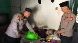 Jaga Jakarta On The Spot, Kapolsek Bekasi Barat Kunjungi Warga Sakit dan Lansia, Salurkan Bantuan Sembako
