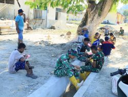 Hangatnya Kebersamaan, Satgas TMMD ke-129 Kodim 1505/Tidore Makan Bersama Warga di Lokasi Pekerjaan