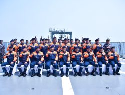 PANGKORMAR TERIMA BREVET KEHORMATAN HIDRO-OSEANOGRAFI TNI AL