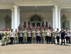 SEMANGAT SINERGITAS TNI-POLRI, SATBRIMOB POLDA METRO JAYA RAYAKAN HUT KE-81 TNI DI MARKAS KESATRIAAN MARINIR ALI SADIKIN