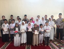 Polisi Bersama Masyarakat, Kapolsek Bekasi Barat Gelar Pengajian dan Santuni Anak Yatim